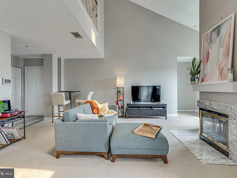 273 S Pickett St #401 — Photo 6