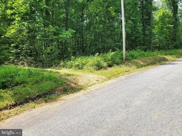Vacation Way, Hedgesville, WV 25427