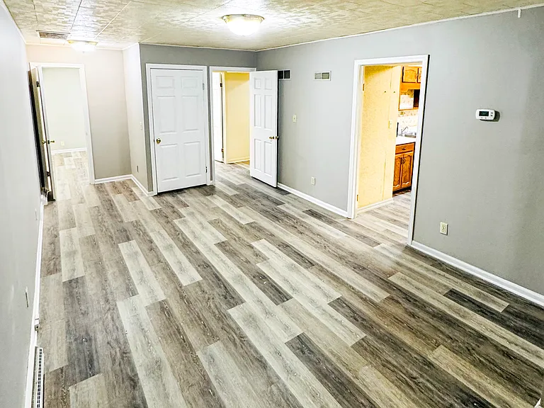 225 W Jefferson St #5 — Photo 3