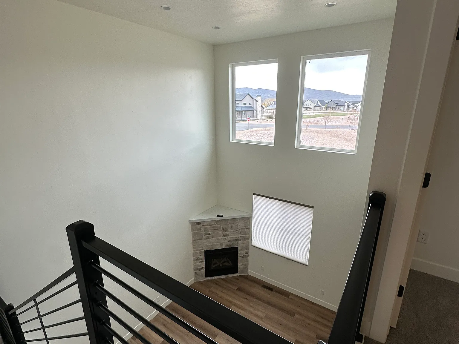 3 bed, 2.5 bath, 1600 sqft, $3,300 — Photo 4