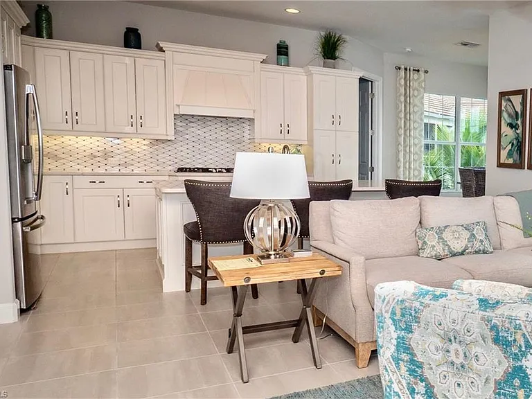 8008 Signature Club Cir — Photo 9