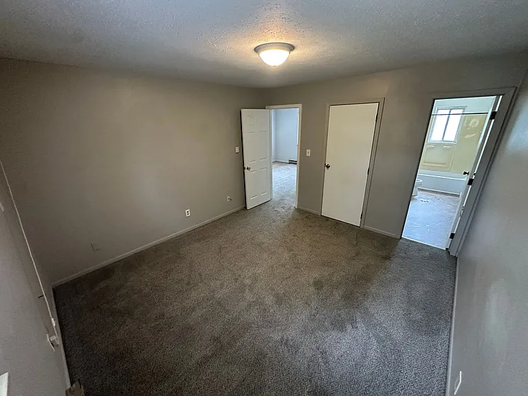 512 9th Ave — Photo 2
