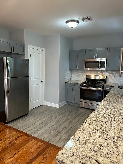 2 bed, $2,450 — Photo 4
