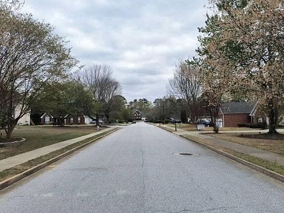 5th image of 2920 Meadow Gate Way