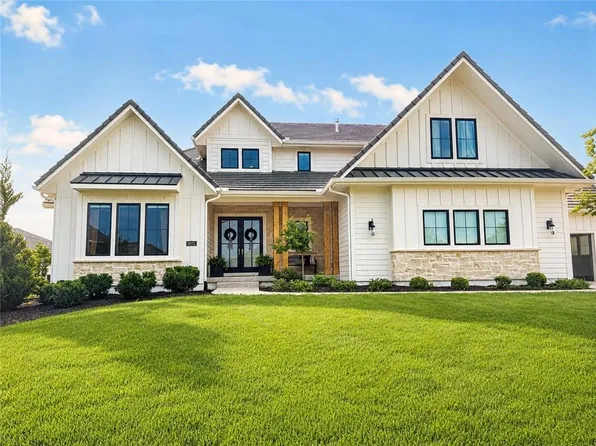 10711 W 173rd Ter, Overland Park, KS 66221