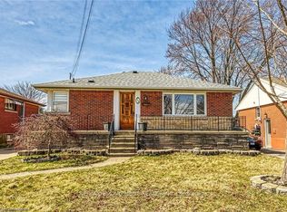 28 Ashland Ave #B, Hamilton, ON L8T 3M4