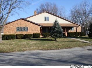 302 N 3rd St, New Baden, IL