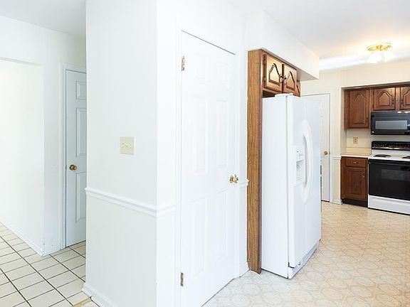 4th image of 5 Marra Dr