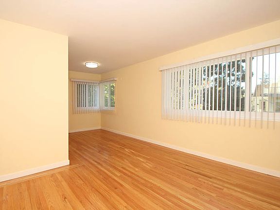 2nd image of 732 Cowper St