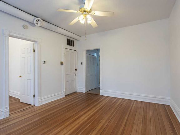 3rd image of 3139 N Oakley Ave #2