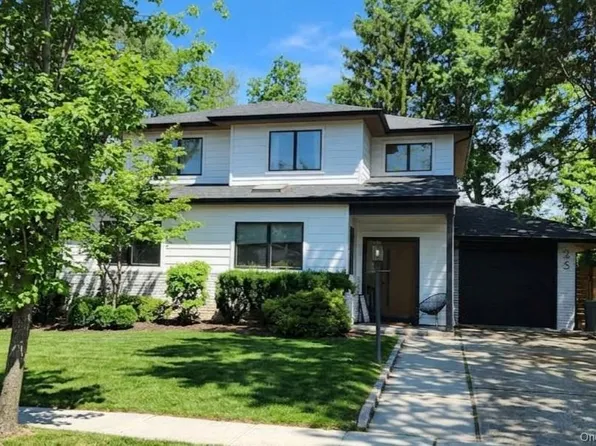 25 Lewis Lane, Port Washington, NY 11050