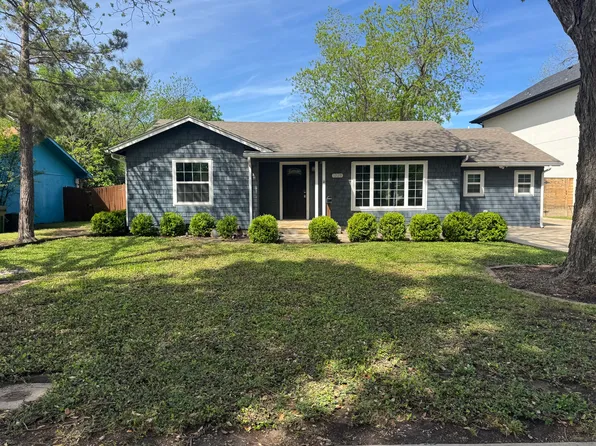 1228 S Pine St, Grapevine, TX 76051