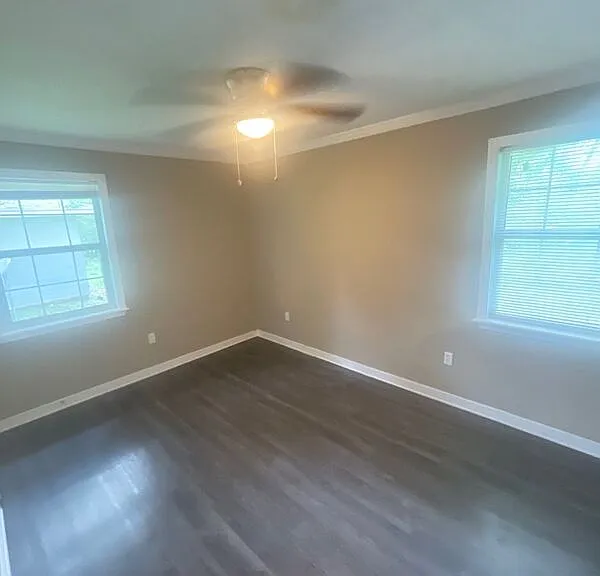 1010 Deryll St — Photo 13