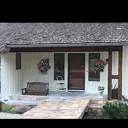 2nd image of 1690 Bluebird Ln