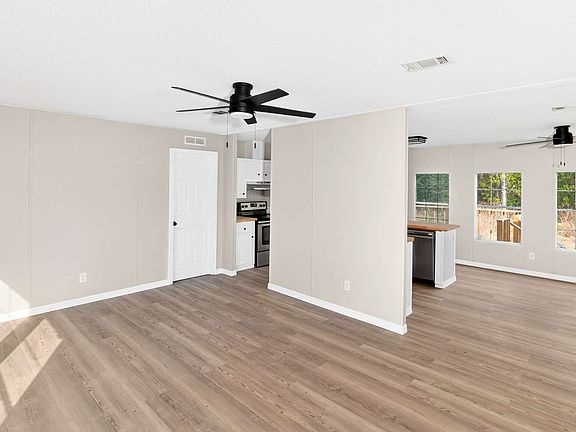 5th image of 13882 SW 130th Ave