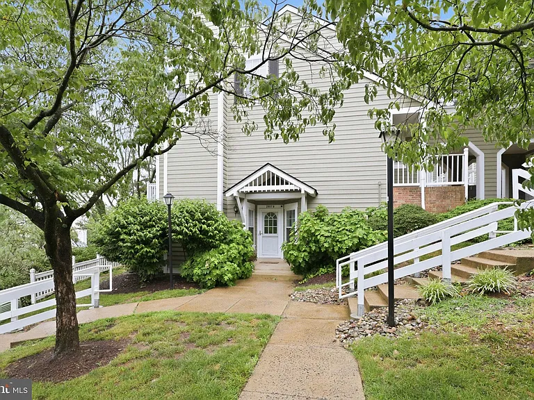 2807 S Woodrow St #B-1 — Photo 24