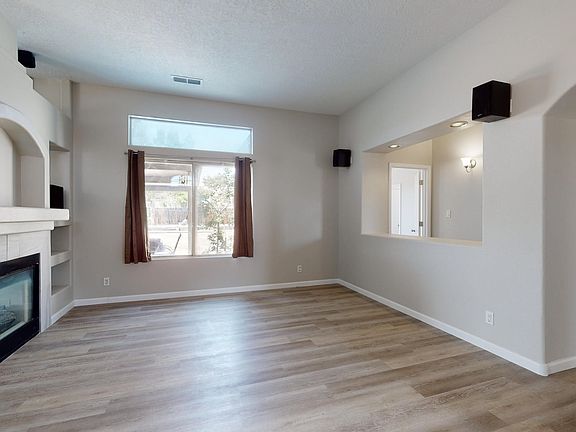 3rd image of 10401 Napoli Pl NW