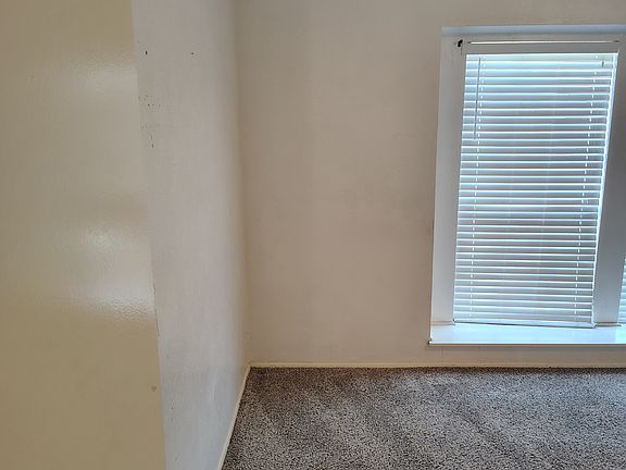 4th image of 425 Pogue St