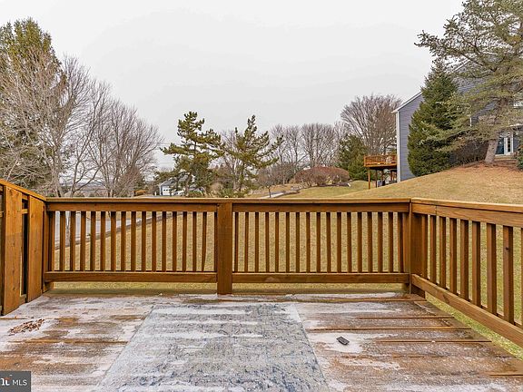 5th image of 205 Lakeside Dr
