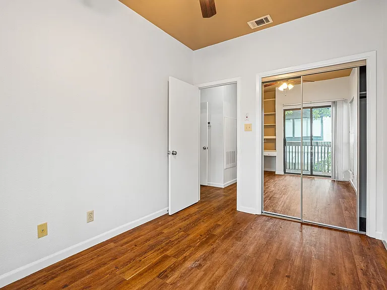 612 Park Pl #201 — Photo 15