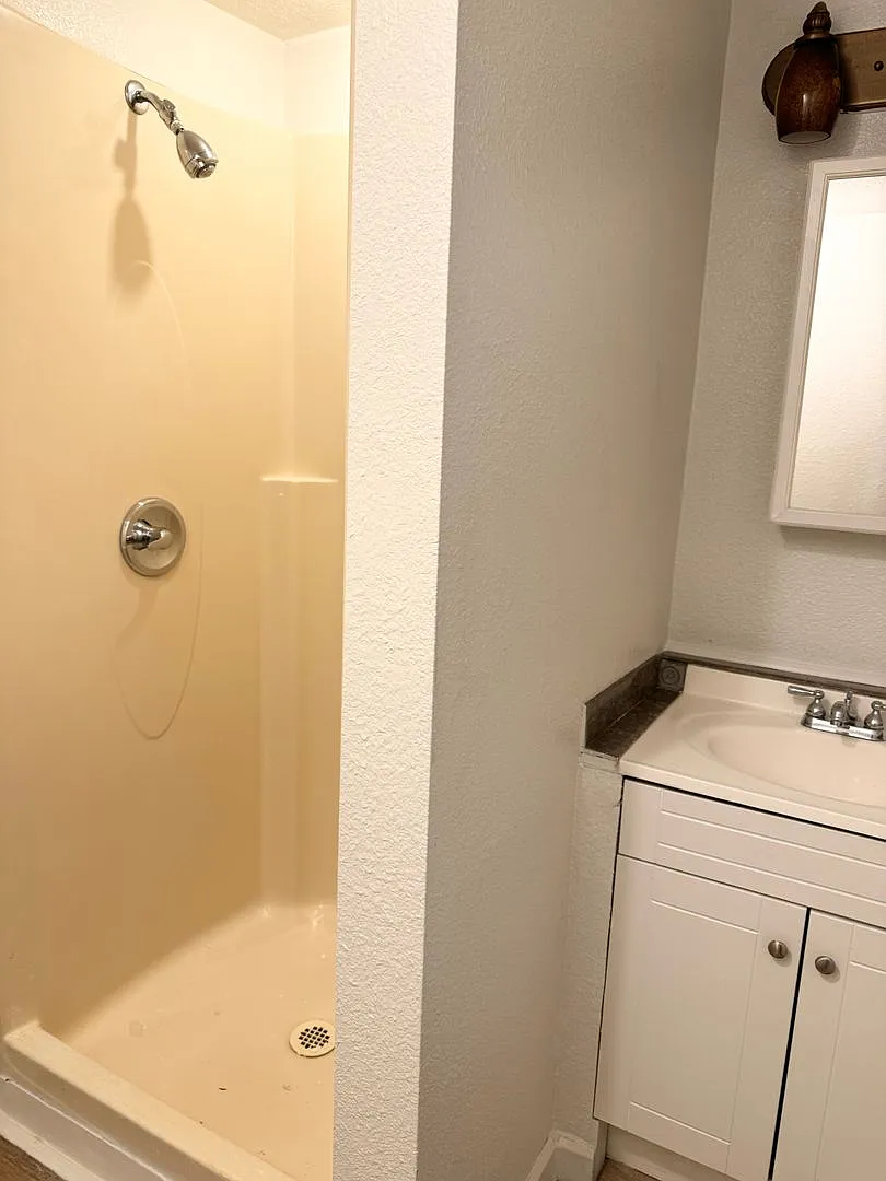 EVAV — Photo 2