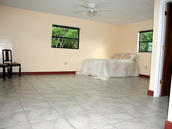 5th image of 10451 Willmington Blvd