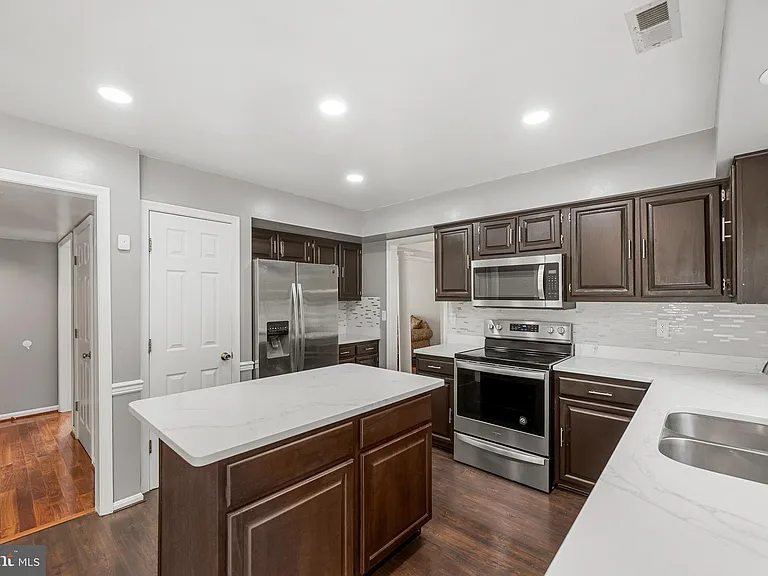 2985 Marsh Hawk Dr — Photo 3