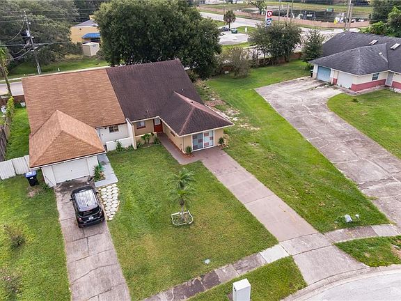 3rd image of 7618 Lake Gandy Cir