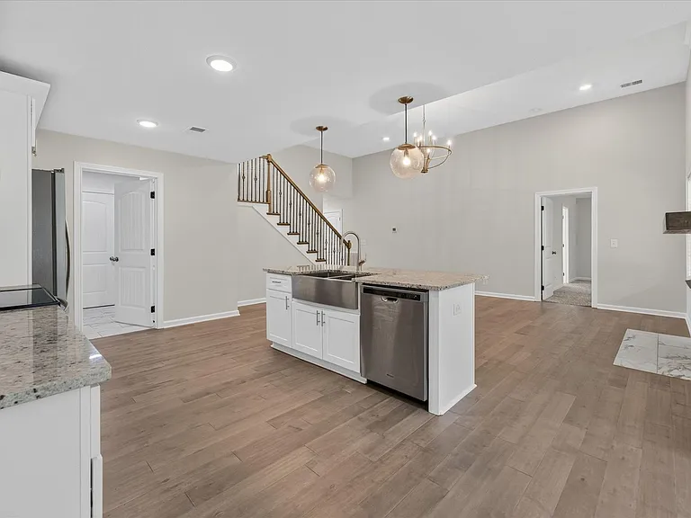 513 Wingfield Ct — Photo 15