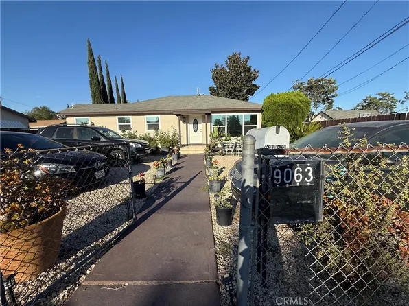 9063 Olive St, Fontana, CA 92335