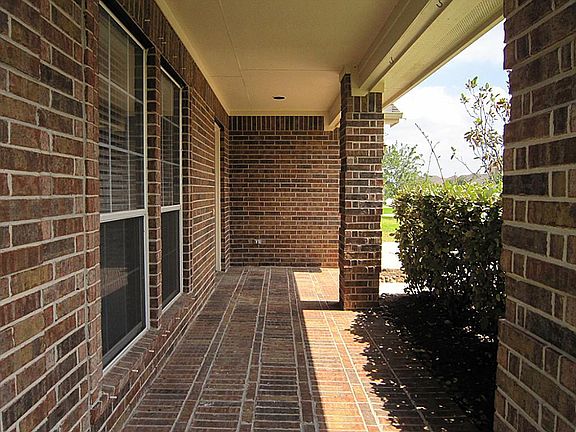 2nd image of 2110 Kingfisher Ct