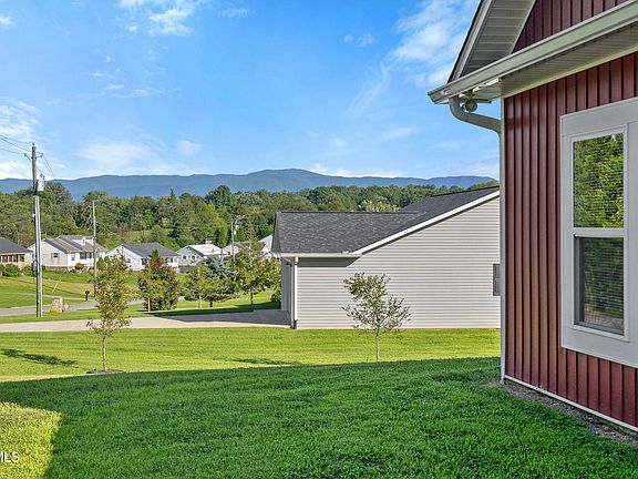 5th image of 40 Crossover Dr