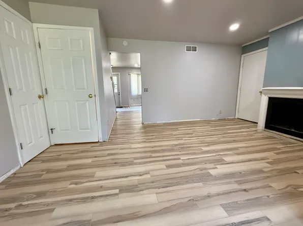 4 Dunraven Ct, Madison, WI 53705