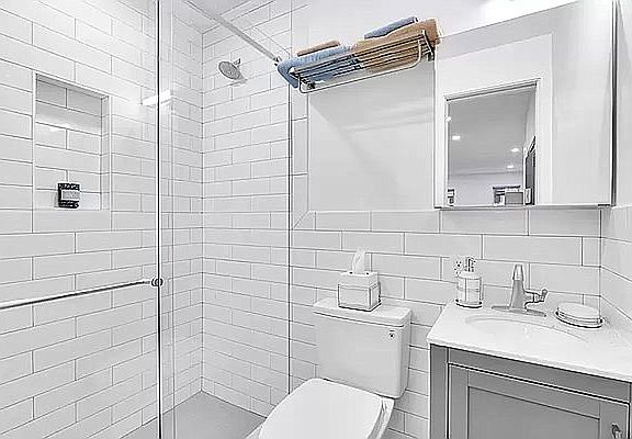 5th image of 150 10th Ave APT 3D