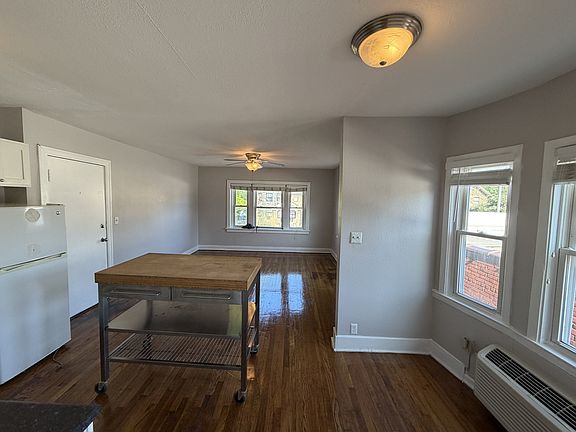 5th image of 3713 Summit St #10585886