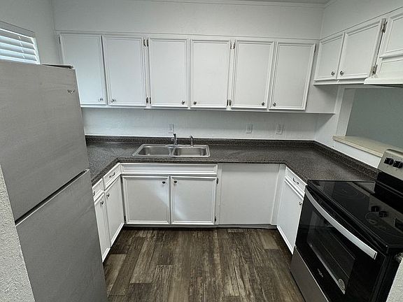 4th image of 1715 NE 2nd St