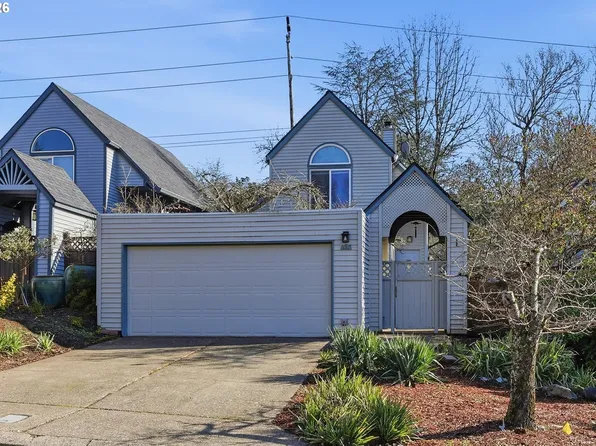 111 Kingsgate Rd, Lake Oswego, OR 97035