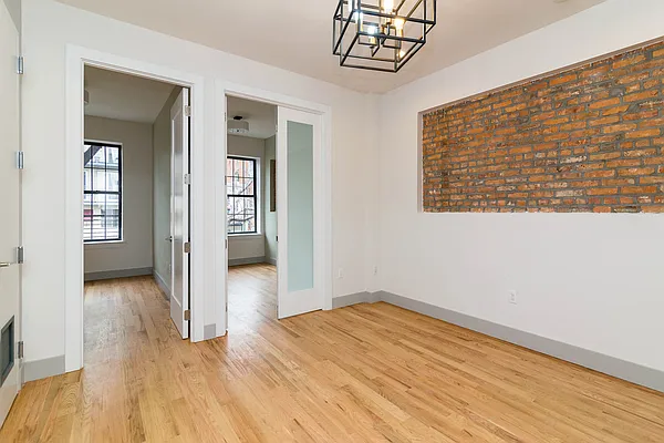 Rented by Nooklyn NYC LLC | media 21