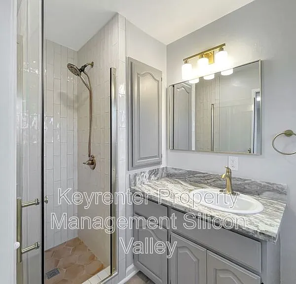 373 Redwood Ave — Photo 16