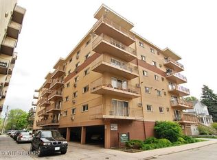 7443 Washington St APT 202, Forest Park, IL