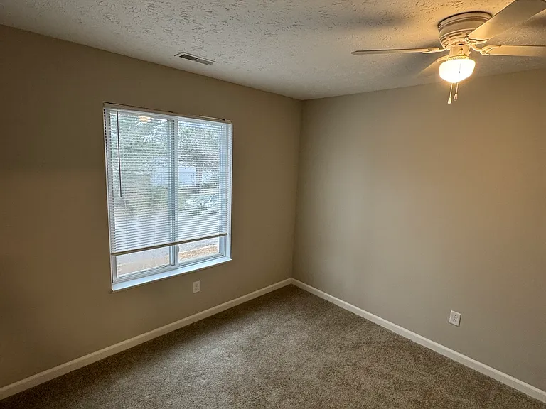 2400 Grand Fir Dr — Photo 12