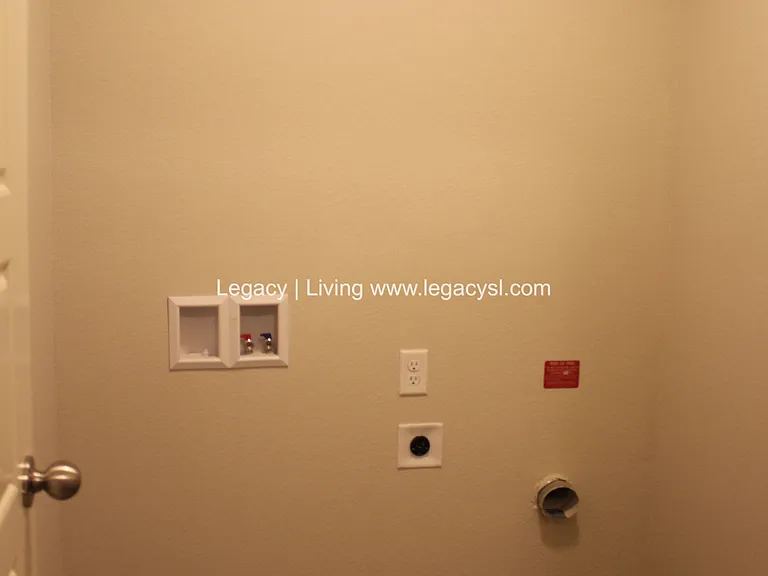 14734 S Urbana Ave — Photo 30