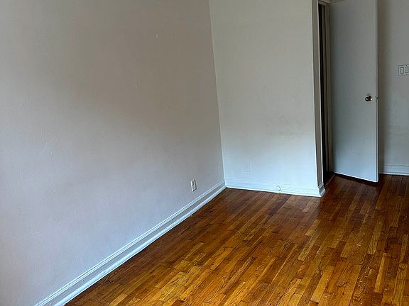5th image of 310 E 90th St APT 4C