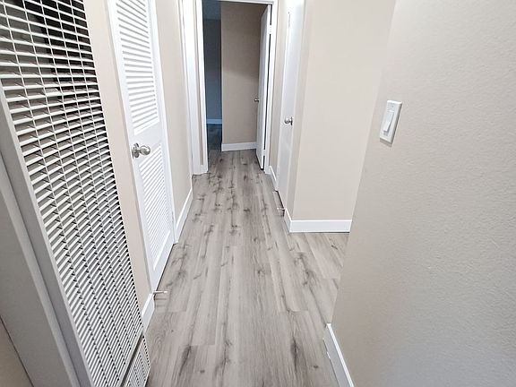 5th image of 711 W Queen St APT 201