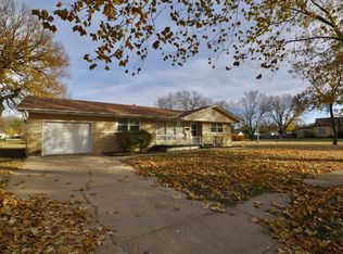 224 S Cedar St, Marion, KS 66861