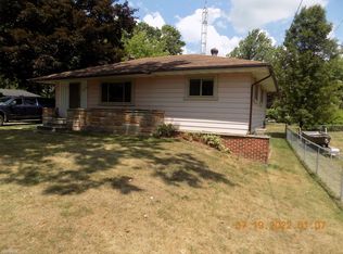 7020 Lapham Blvd, Waterford, MI 48329