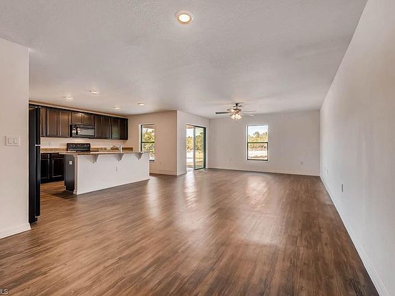 2nd image of 821 La Salle Ave