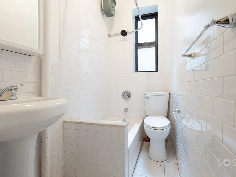 26 Horatio St #14 — Photo 6