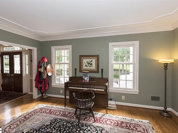 4th image of 7 Chinquapin Ln