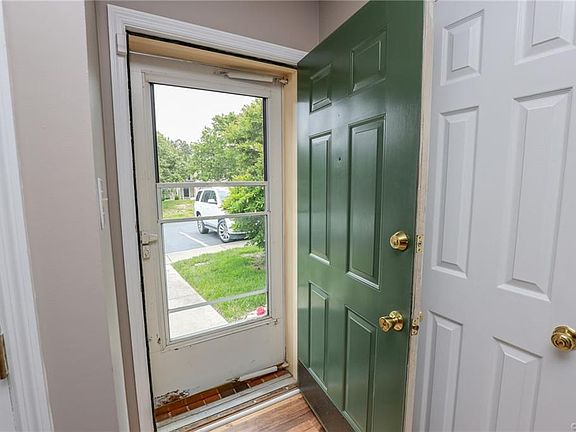 5th image of 4906 Bunclody Ct Unit 4906